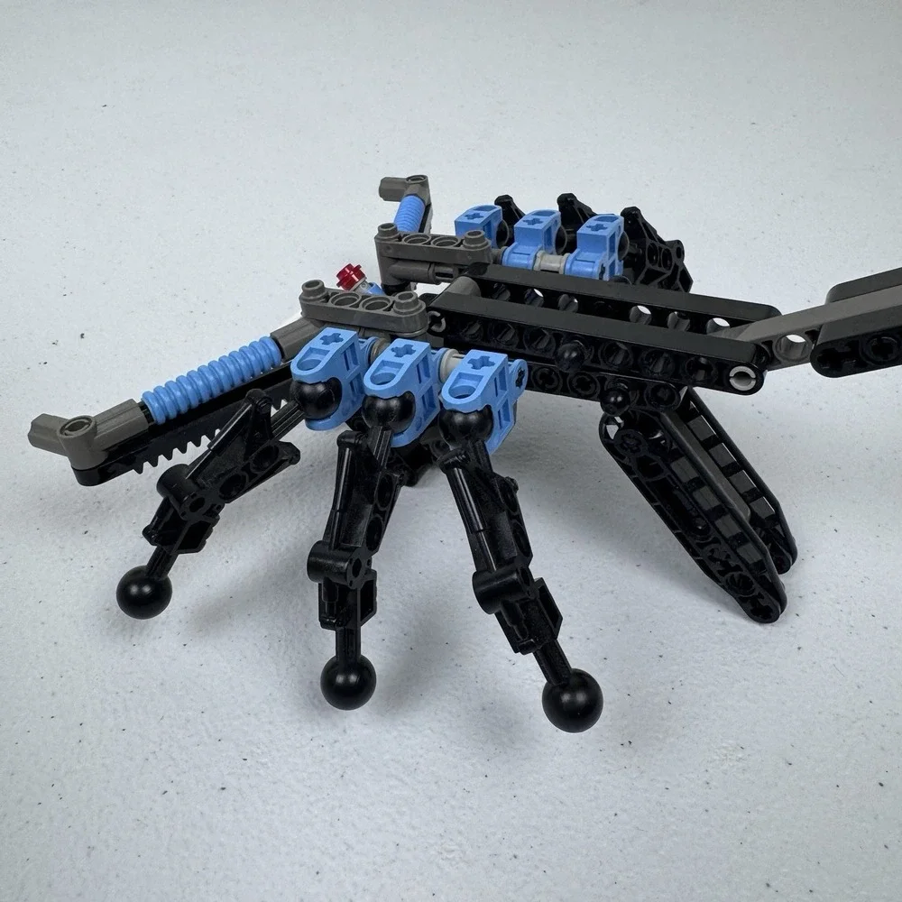LEGO BIONICLE: Nui-Jaga (8548) - Only Blue 99% Complete